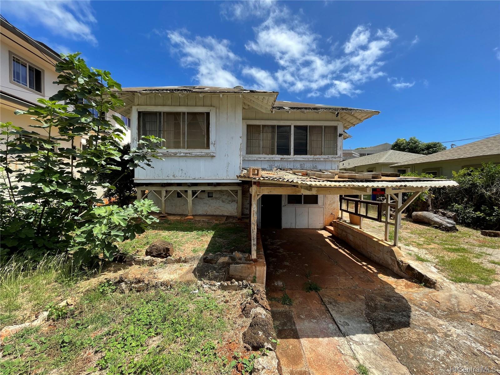 647 12th Avenue Honolulu, HI 96816