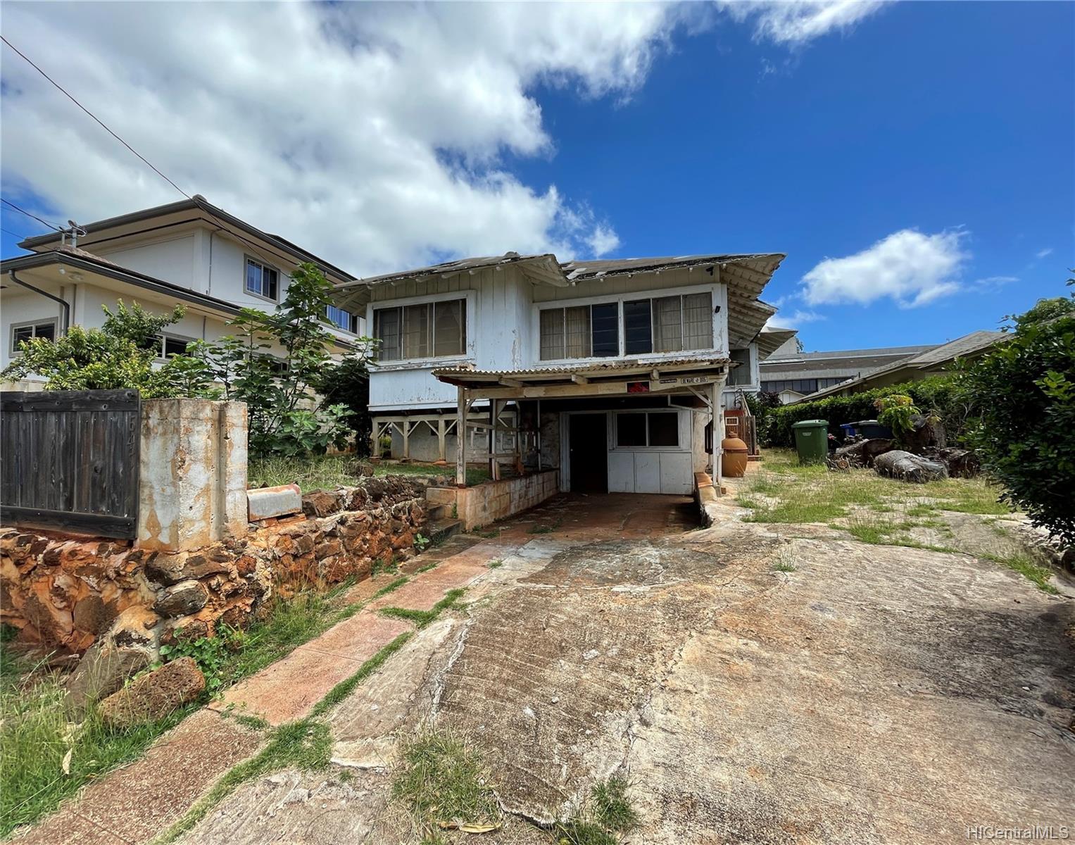 647 12th Avenue Honolulu, HI 96816