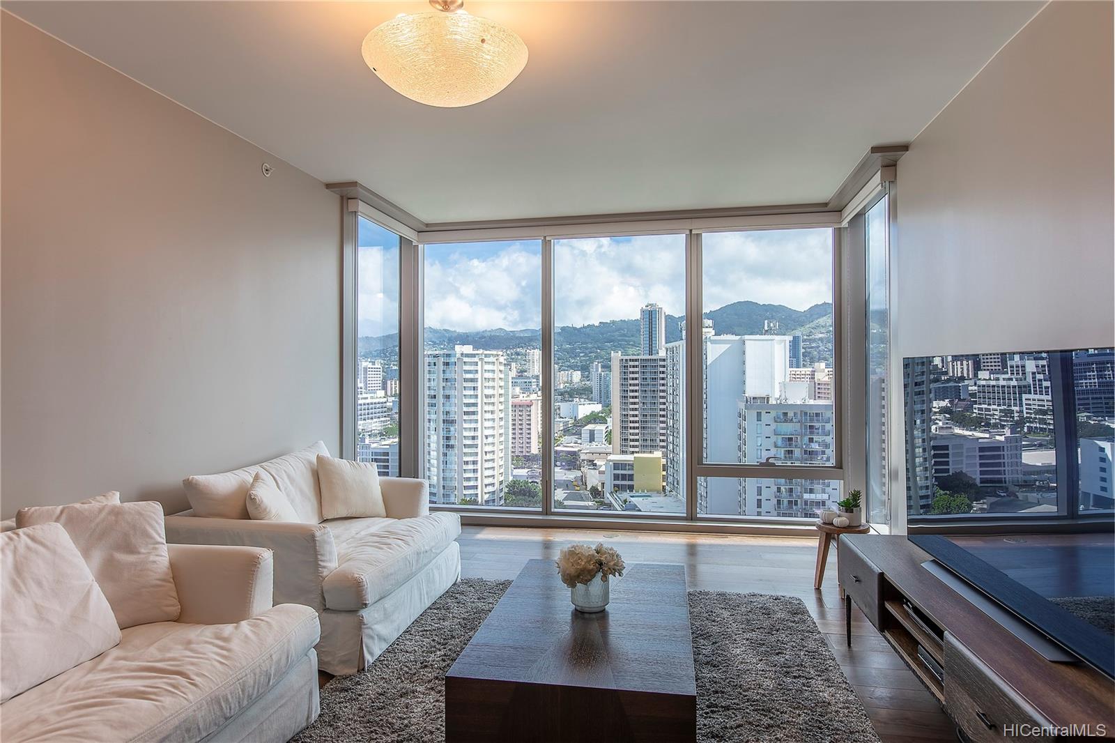 1555 Kapiolani Boulevard #1514, Honolulu, HI 96814