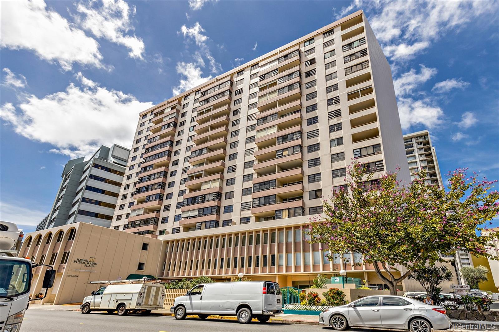 750 Kaheka Street #402, Honolulu, HI 96814