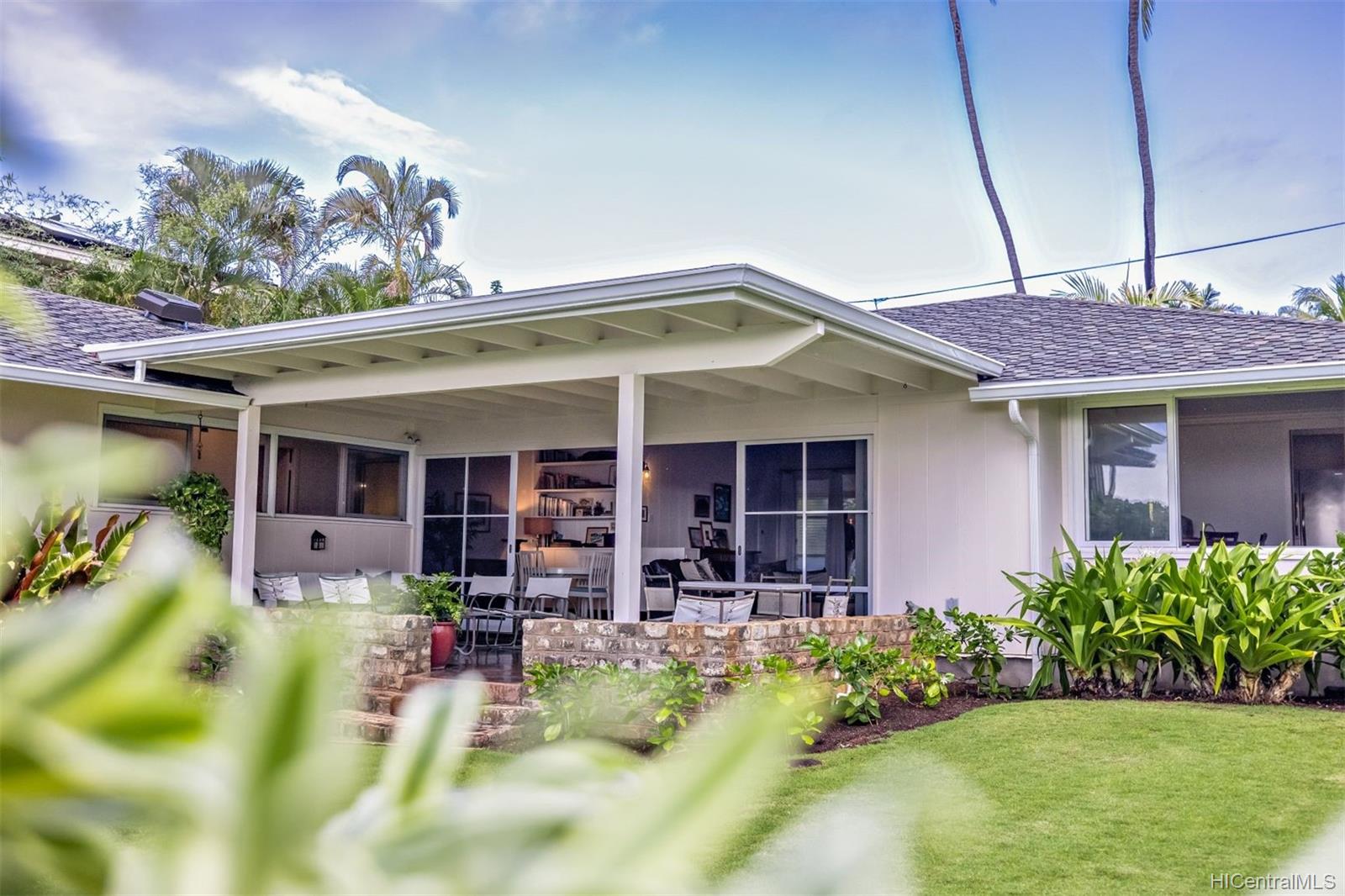 216 Kulamanu Place Honolulu, HI 96816