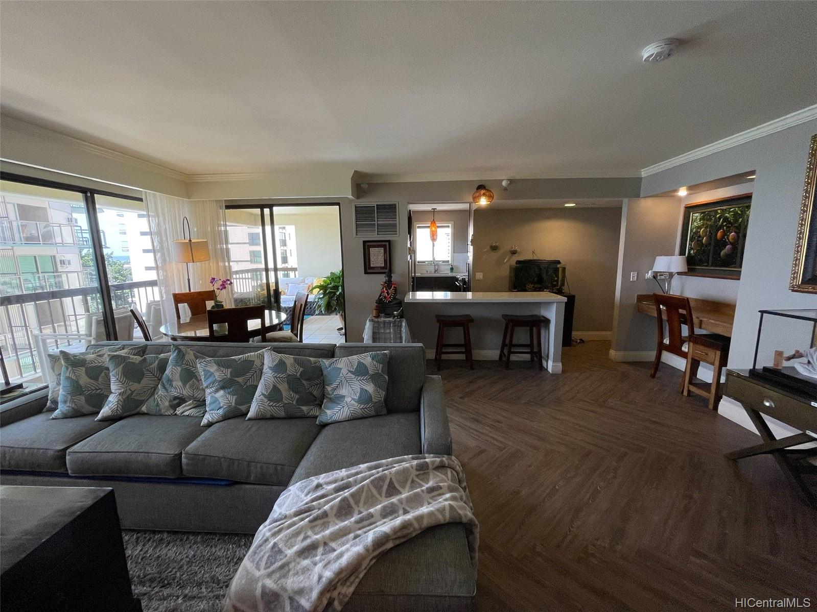 2470 Kalakaua Avenue #804, Honolulu, HI 96815