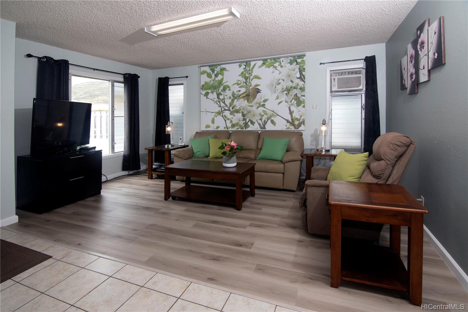 633 Inuwai Place Honolulu, HI 96825