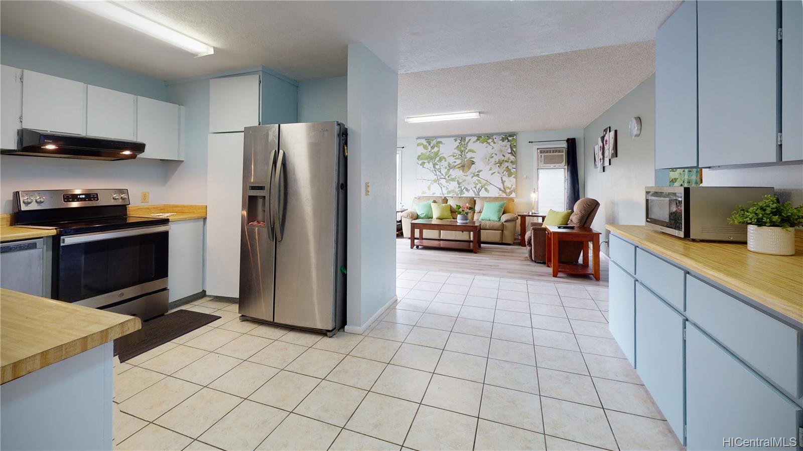 633 Inuwai Place Honolulu, HI 96825