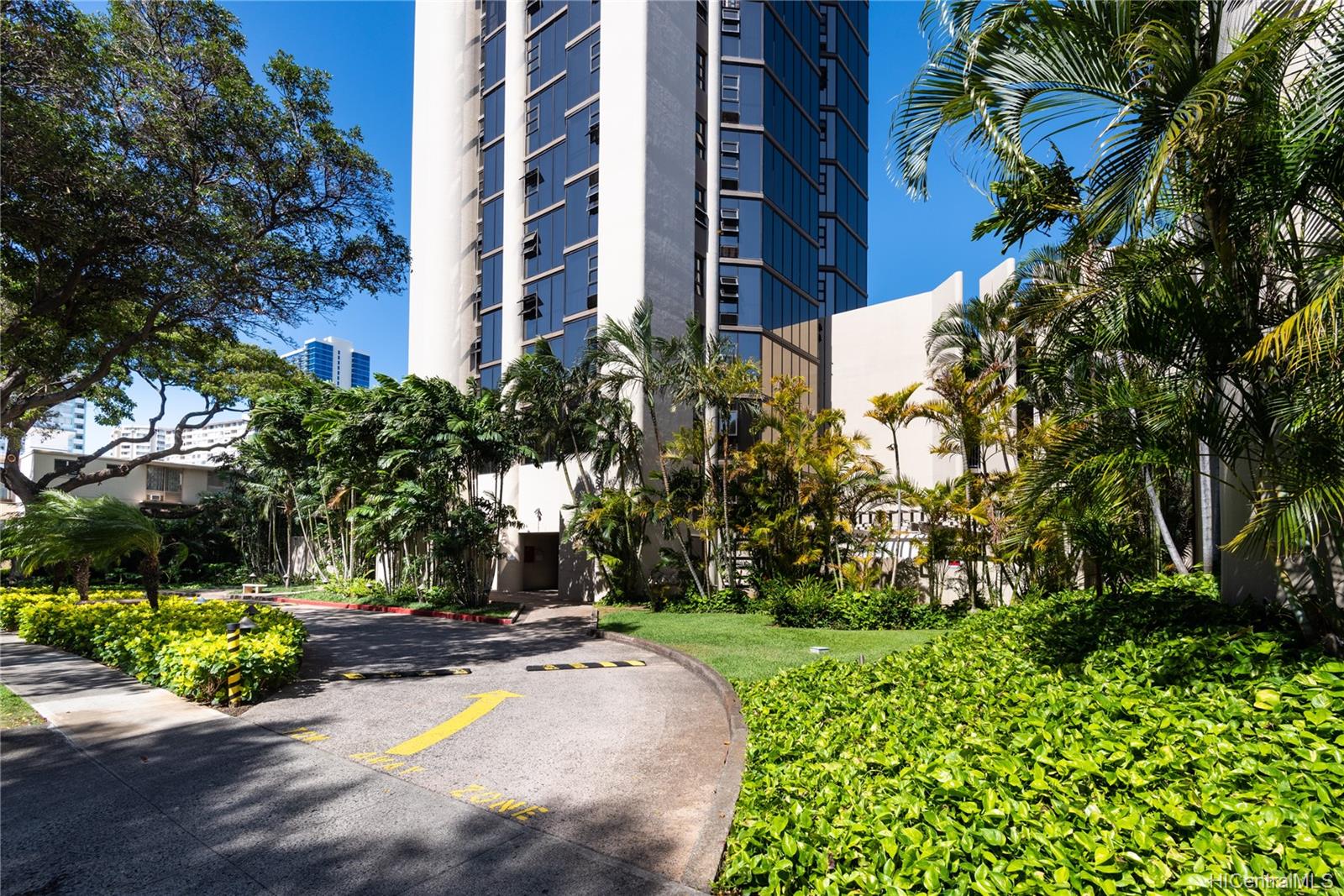 930 Kaheka Street #2004, Honolulu, HI 96814