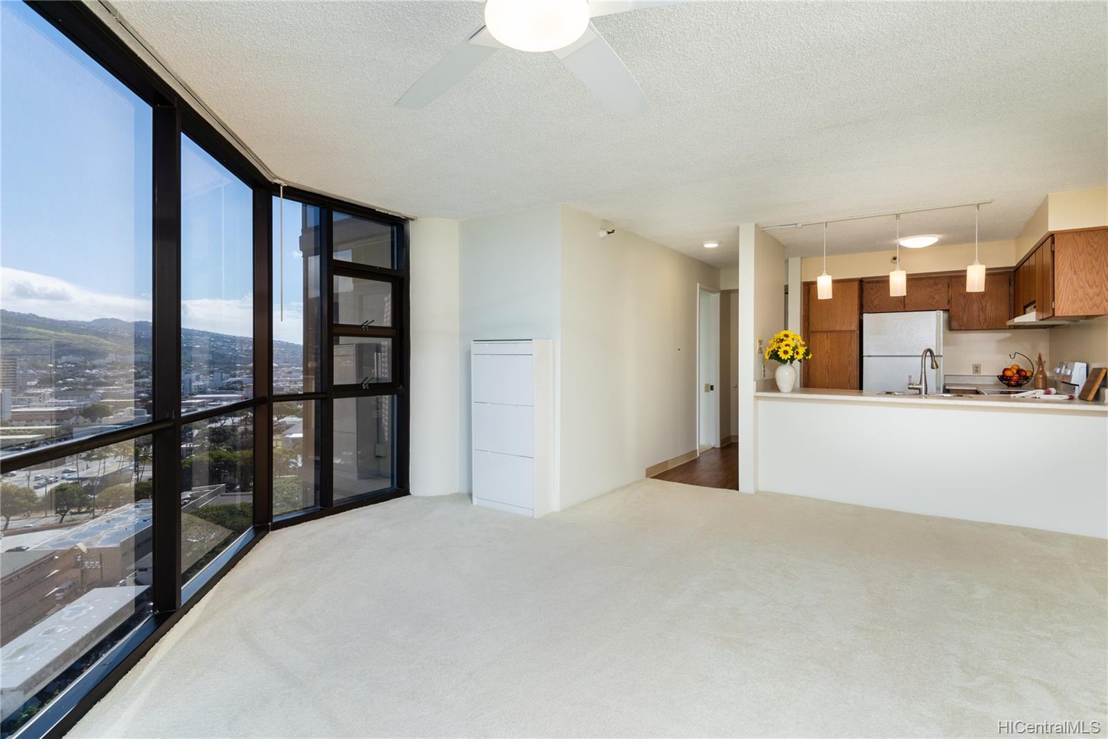 930 Kaheka Street #2004, Honolulu, HI 96814