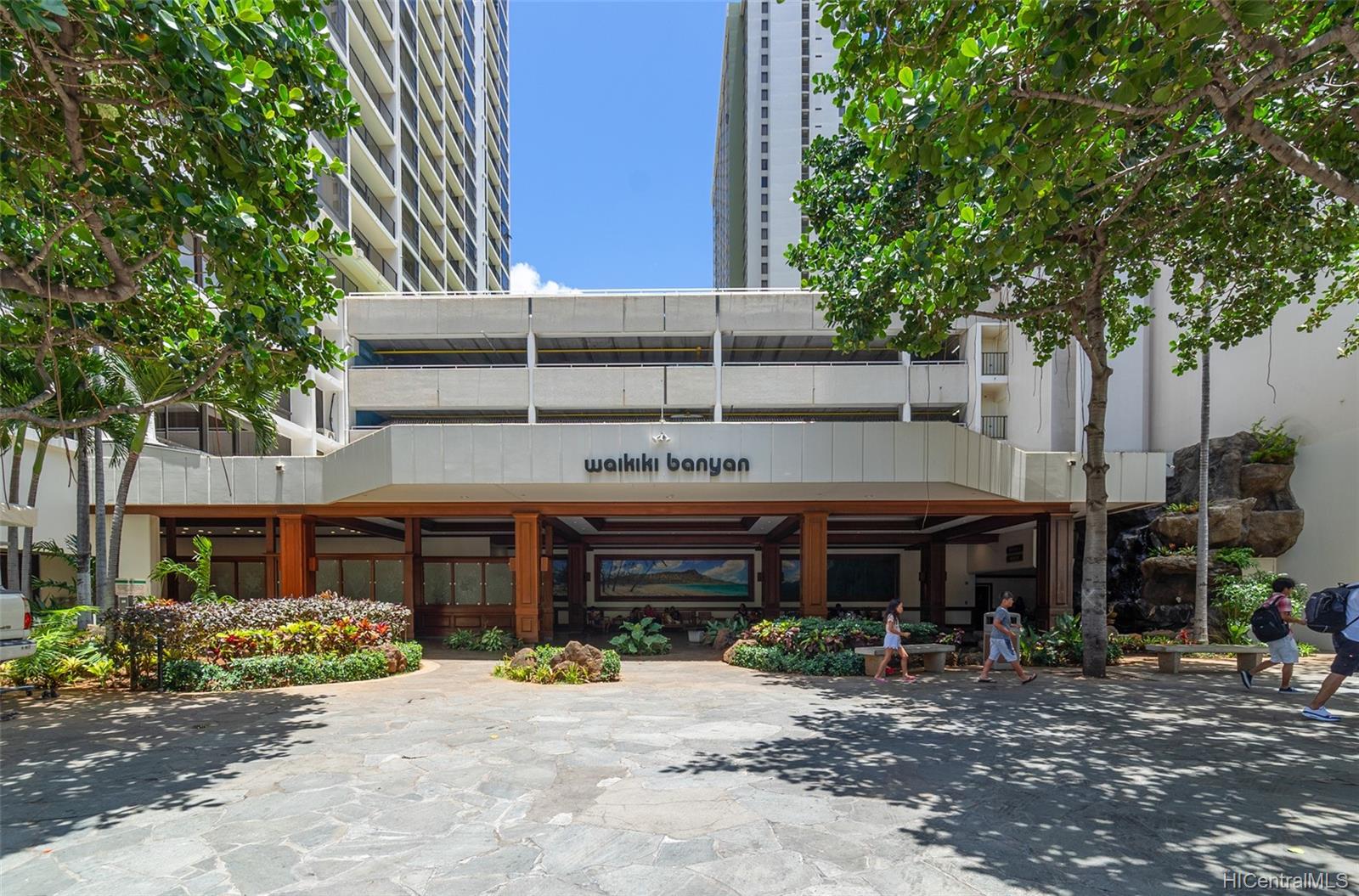 201 Ohua Avenue #T2-806, Honolulu, HI 96815