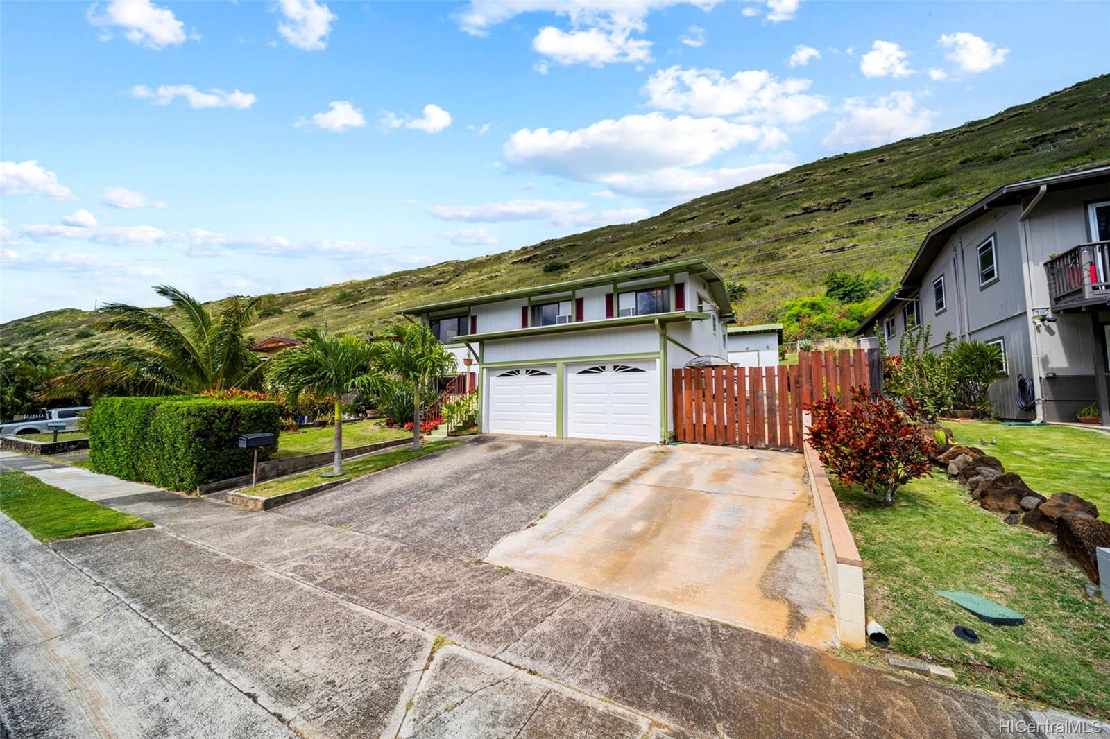 686 Ainapo Street Honolulu, HI 96825