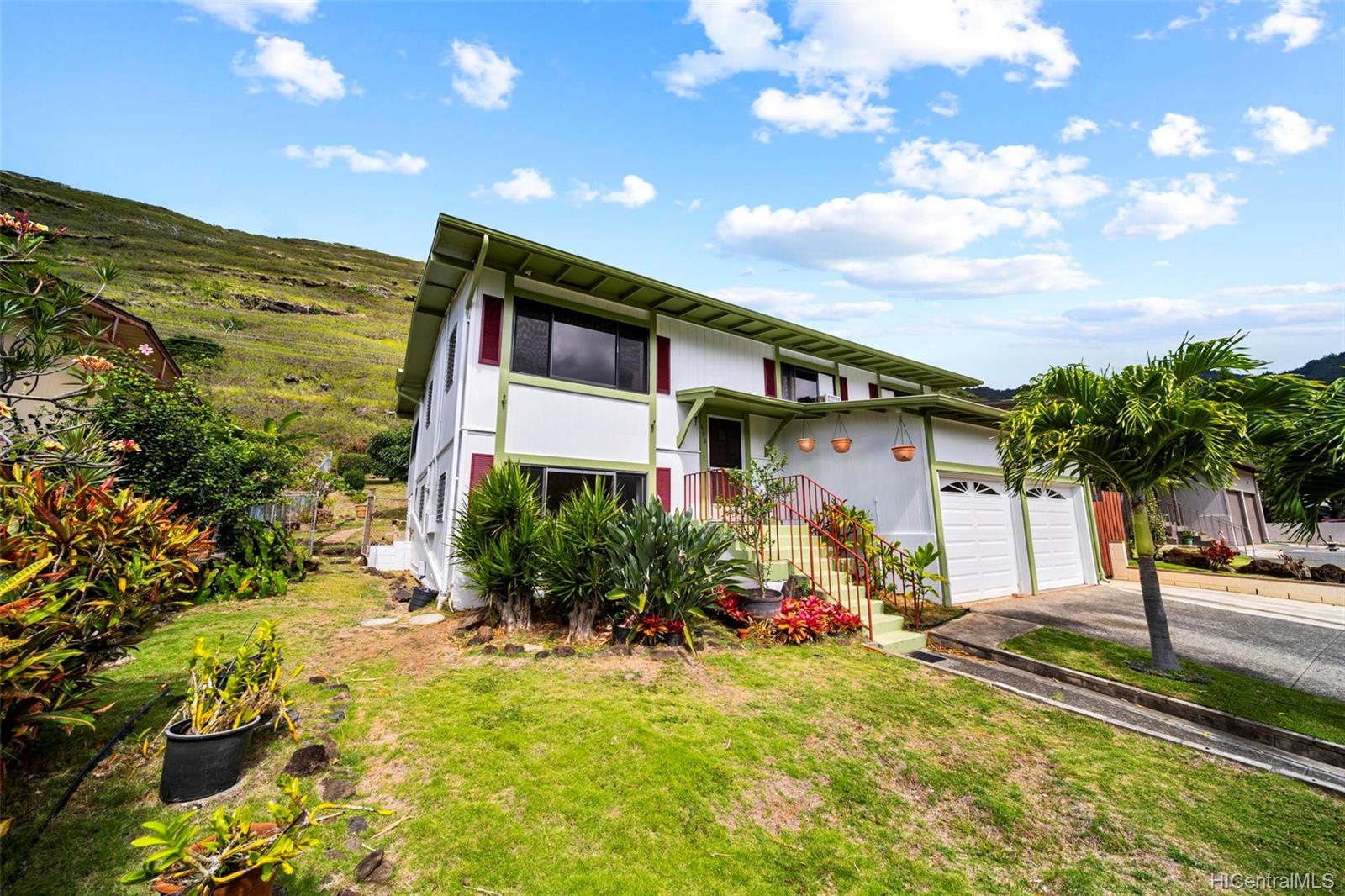 686 Ainapo Street Honolulu, HI 96825