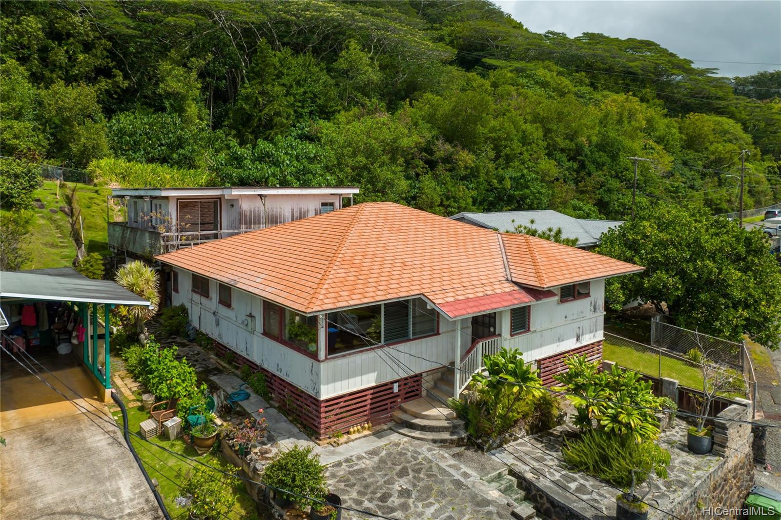 2476 Narcissus Street Honolulu, HI 96816