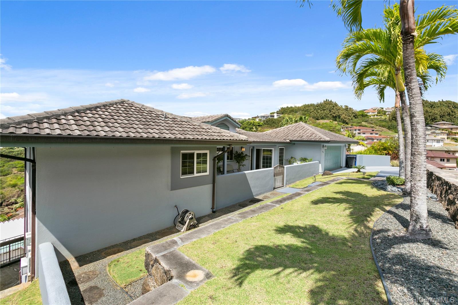 5251 Kuaiwi Place Honolulu, HI 96821