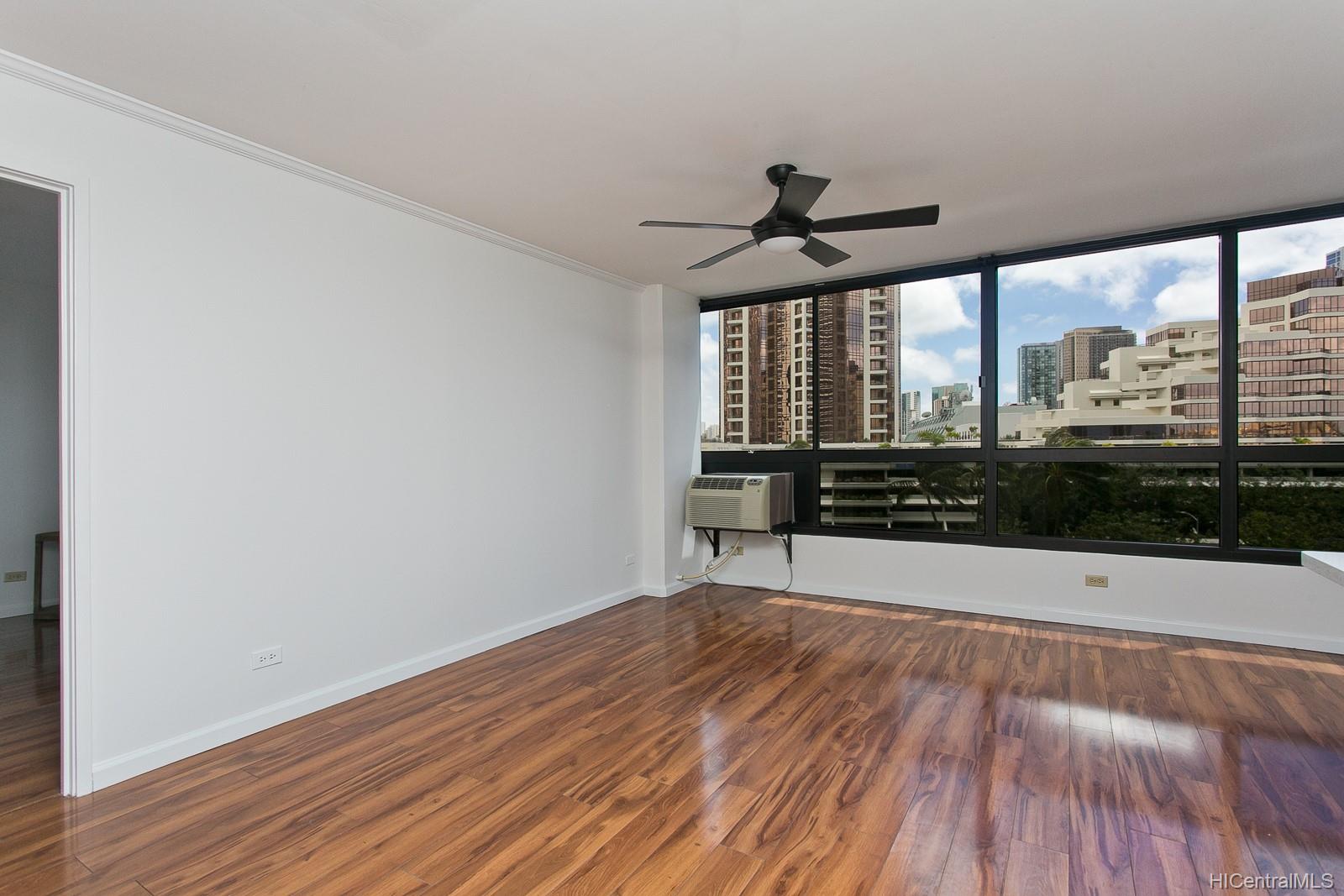 876 Curtis Street #704, Honolulu, HI 96813