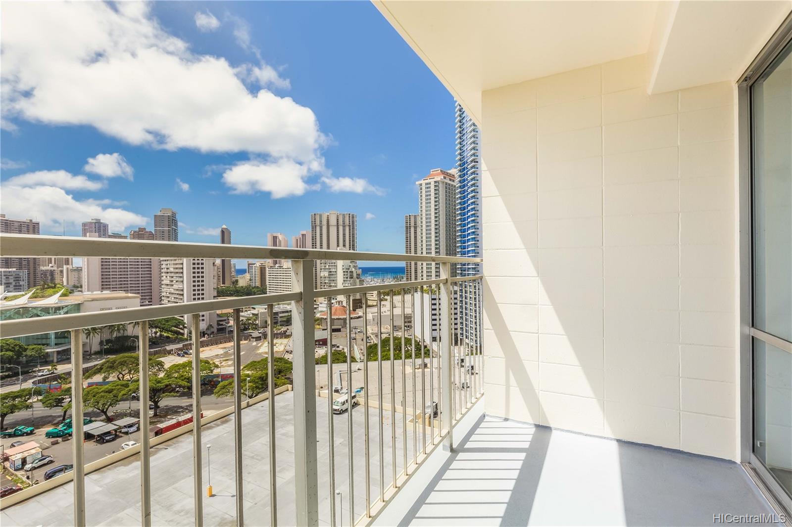 1655 Makaloa Street #1614, Honolulu, HI 96814