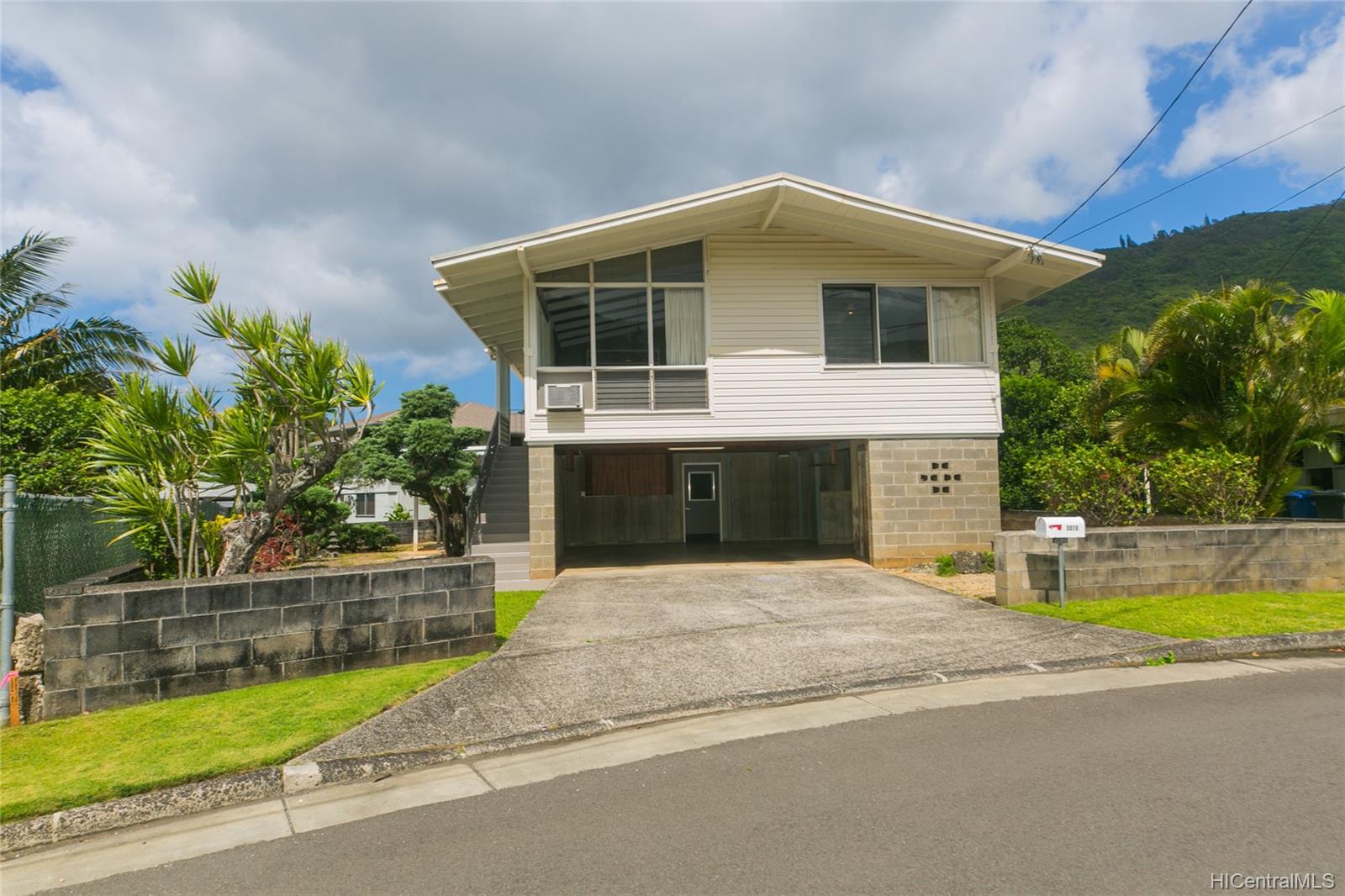 3070 Kahewai Place Honolulu, HI 96822