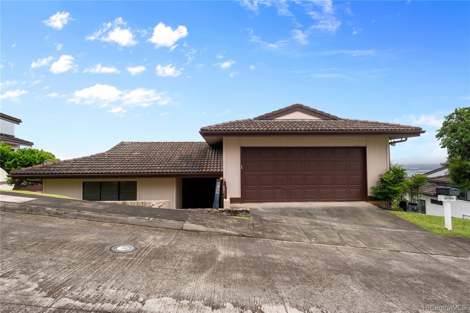 98-1434 Onikiniki Place #9, Aiea, HI 96701