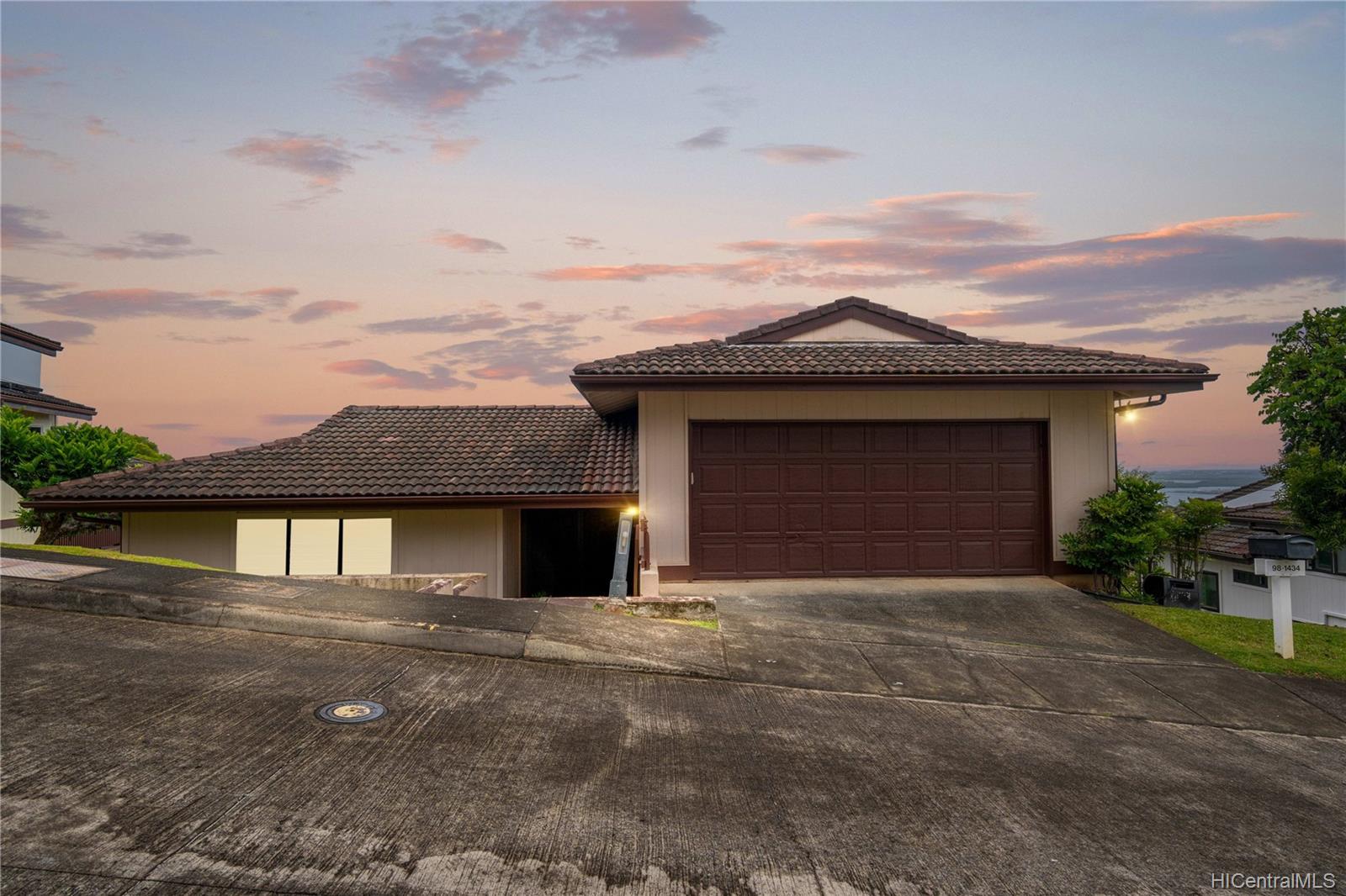 98-1434 Onikiniki Place #9, Aiea, HI 96701