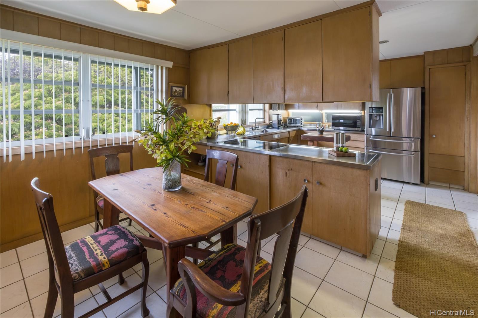 2316 Round Top Drive Honolulu, HI 96822