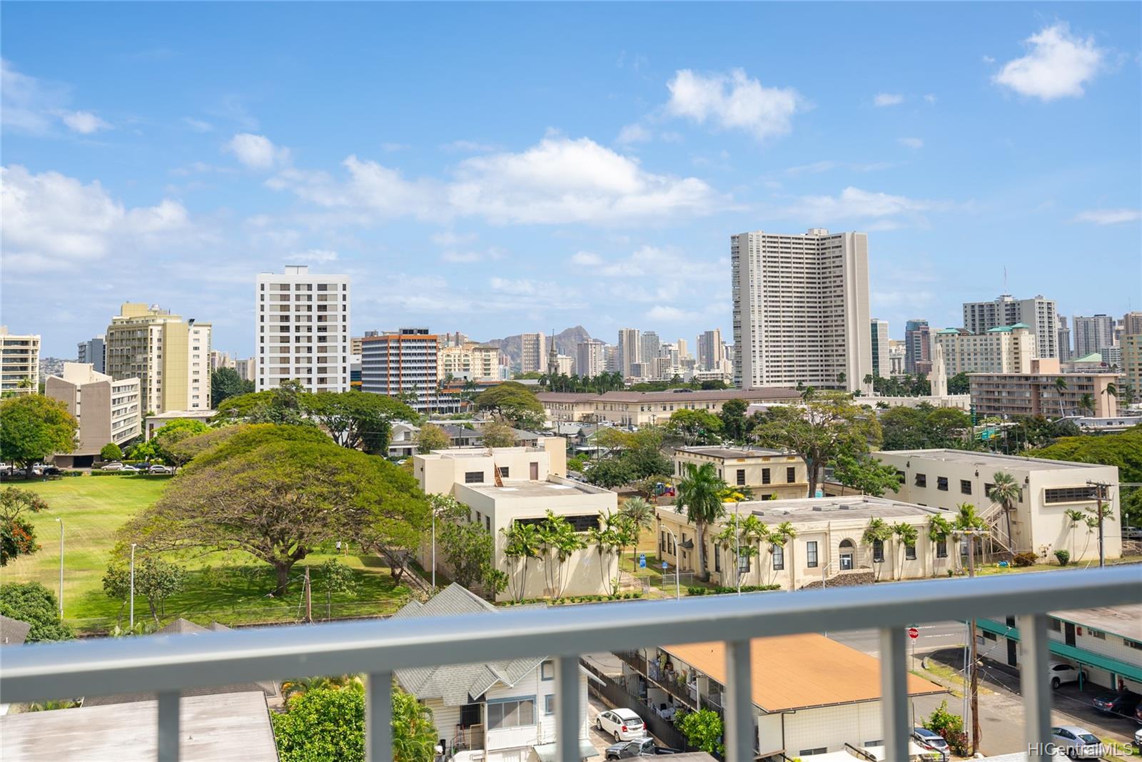 1325 Wilder Avenue #9, Honolulu, HI 96822