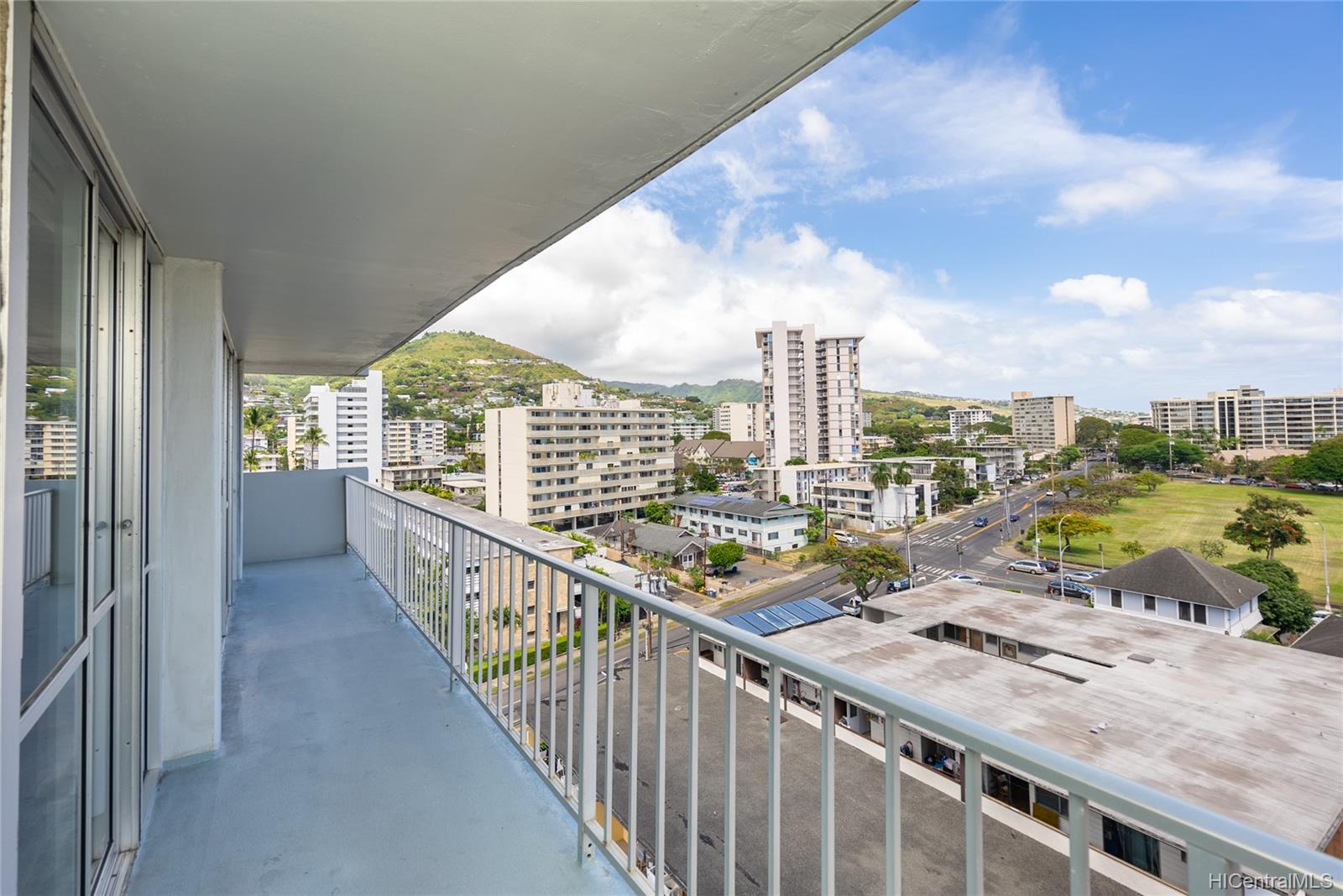 1325 Wilder Avenue #9, Honolulu, HI 96822