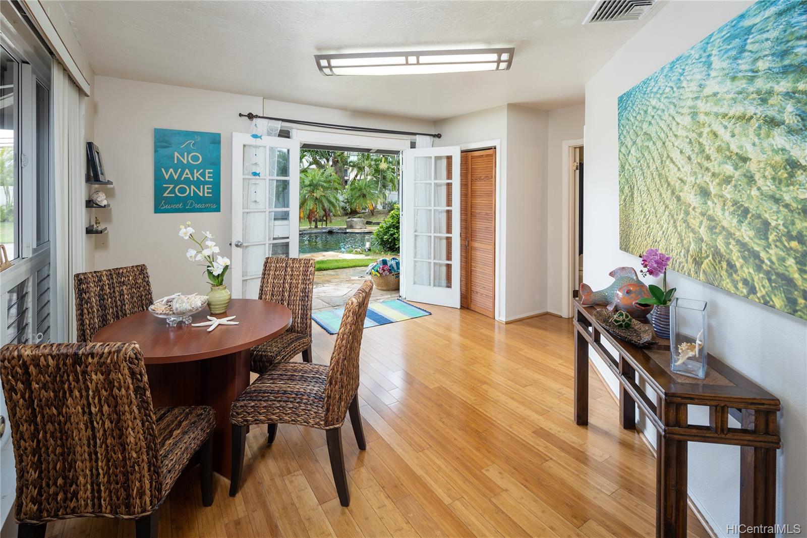 348 Kailua Road Kailua, HI 96734