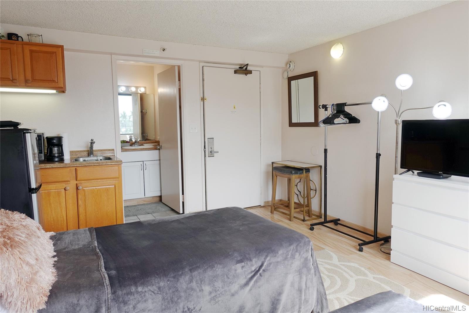 444 Niu Street #807, Honolulu, HI 96815