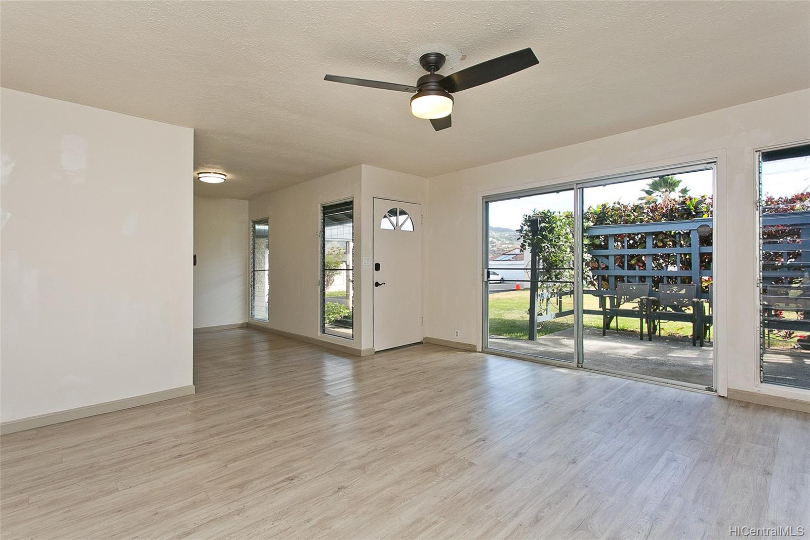 189 Anapalau Street Honolulu, HI 96825