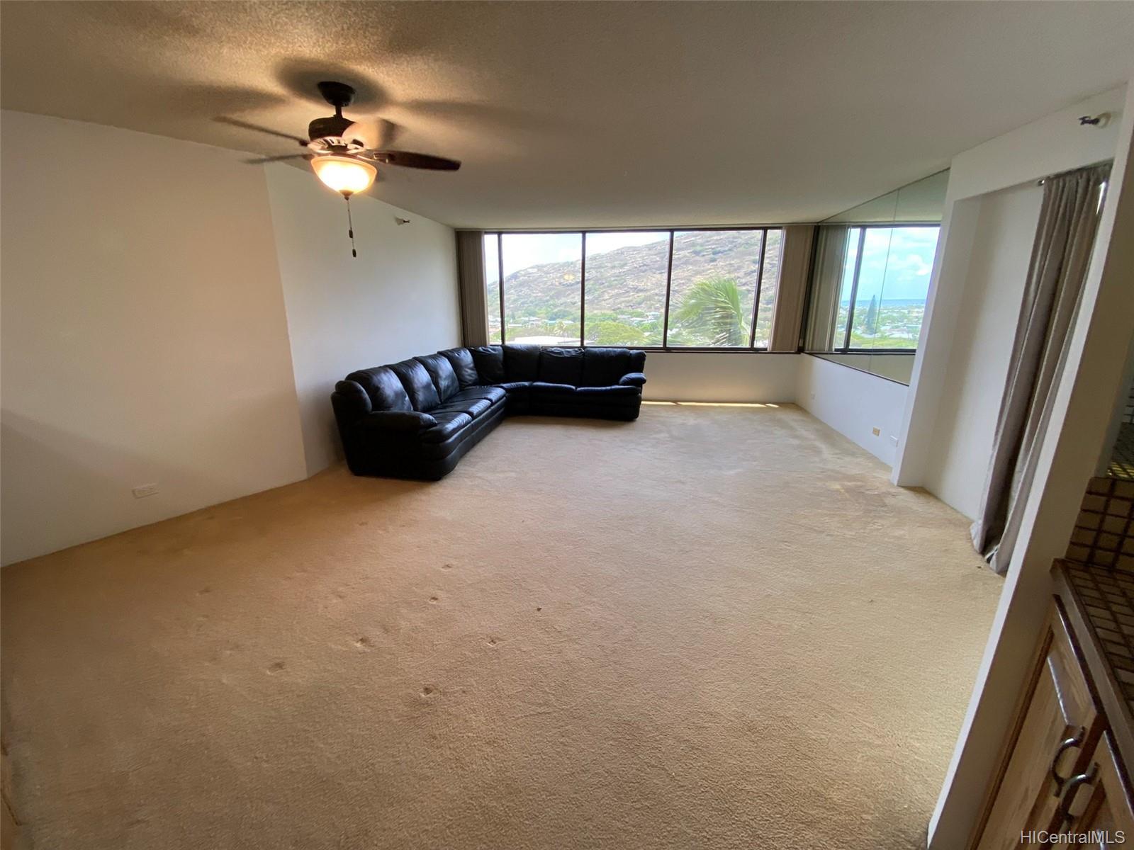 555 Hahaione Street #7D, Honolulu, HI 96825