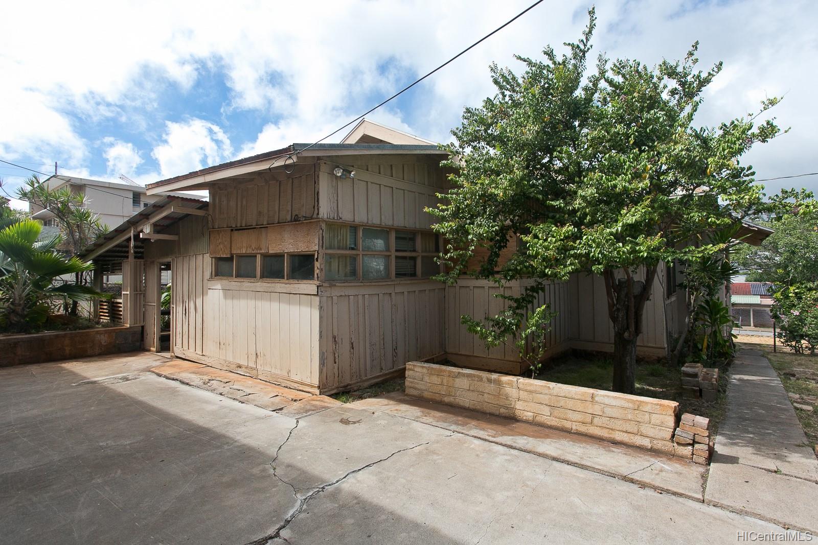 1144 14th Avenue Honolulu, HI 96816