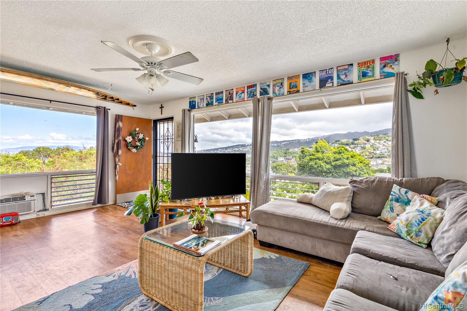 2071 Kalili Place Honolulu, HI 96813