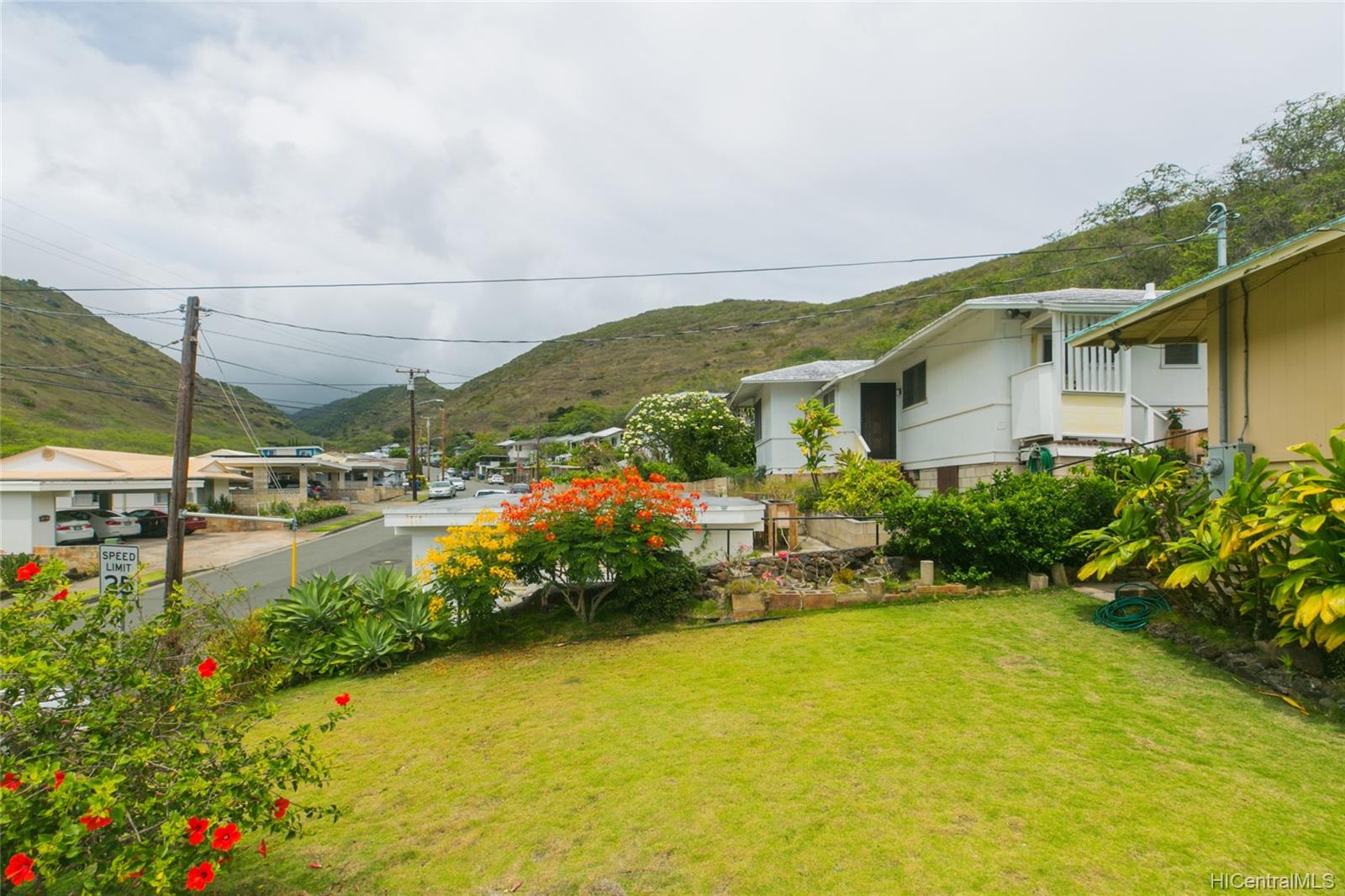 1457 Ainakoa Avenue Honolulu, HI 96821