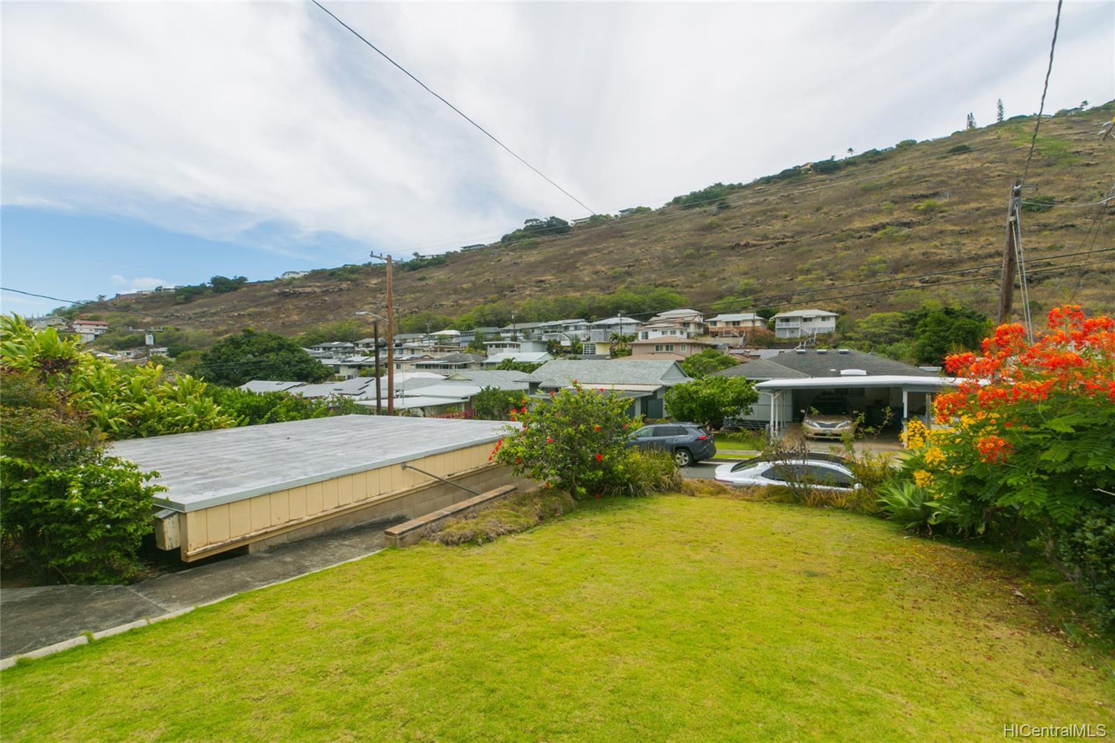 1457 Ainakoa Avenue Honolulu, HI 96821