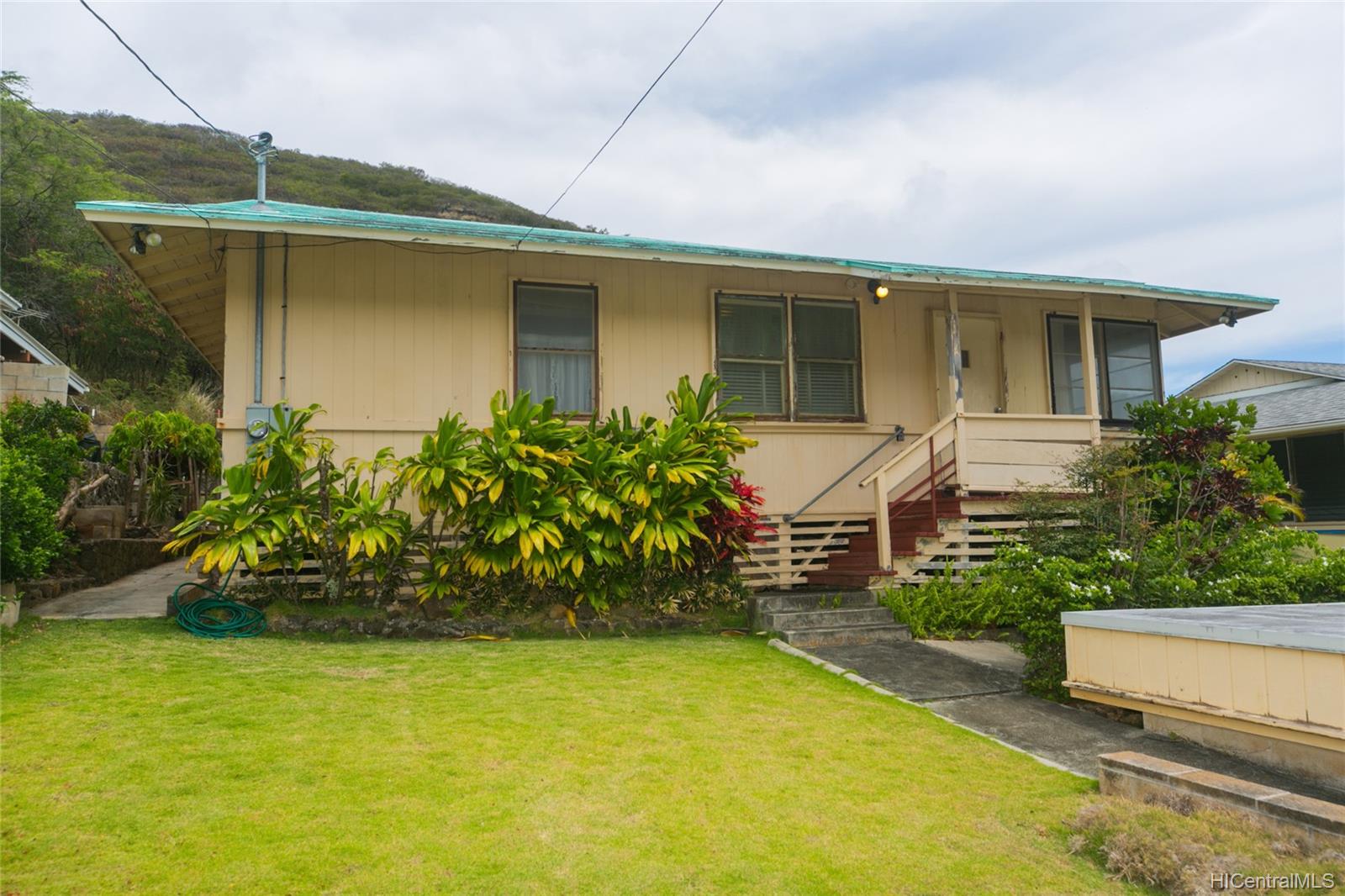 1457 Ainakoa Avenue Honolulu, HI 96821