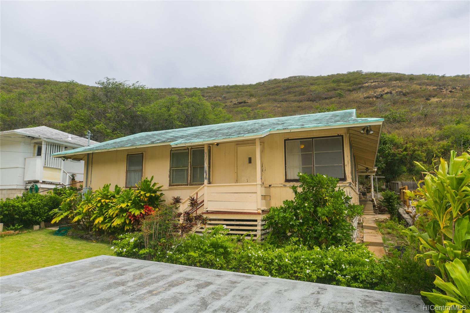 1457 Ainakoa Avenue Honolulu, HI 96821