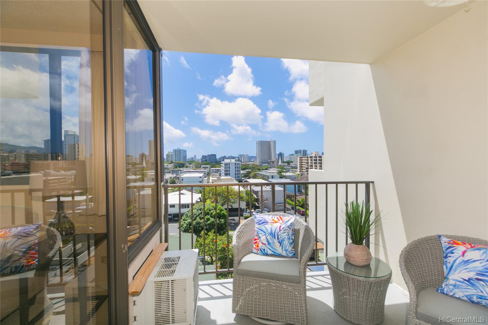 1571 Piikoi Street #602, Honolulu, HI 96822