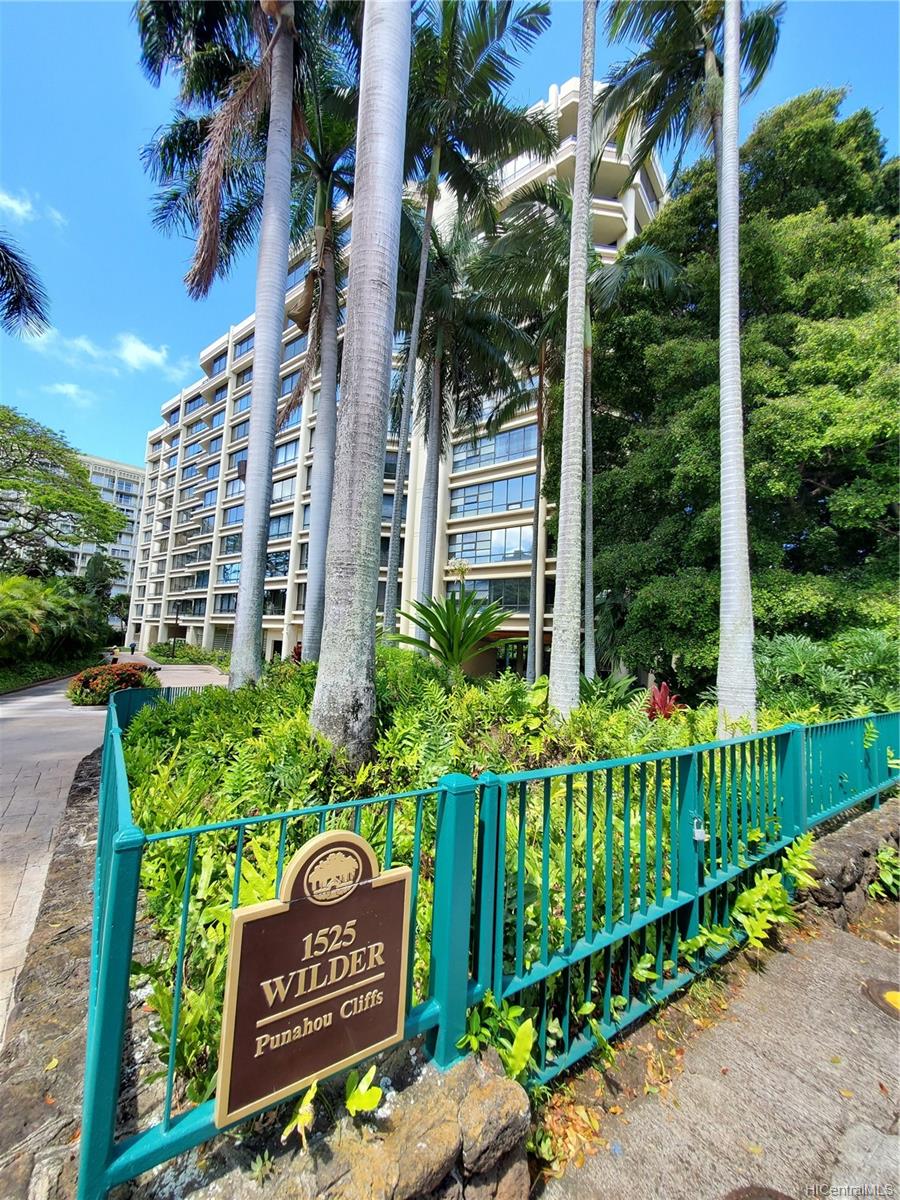 1525 Wilder Avenue #605, Honolulu, HI 96822