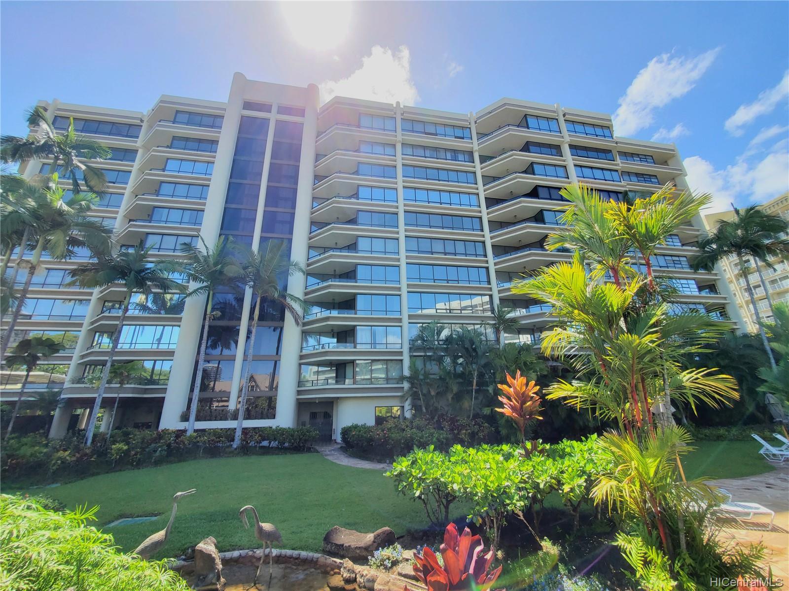 1525 Wilder Avenue #605, Honolulu, HI 96822