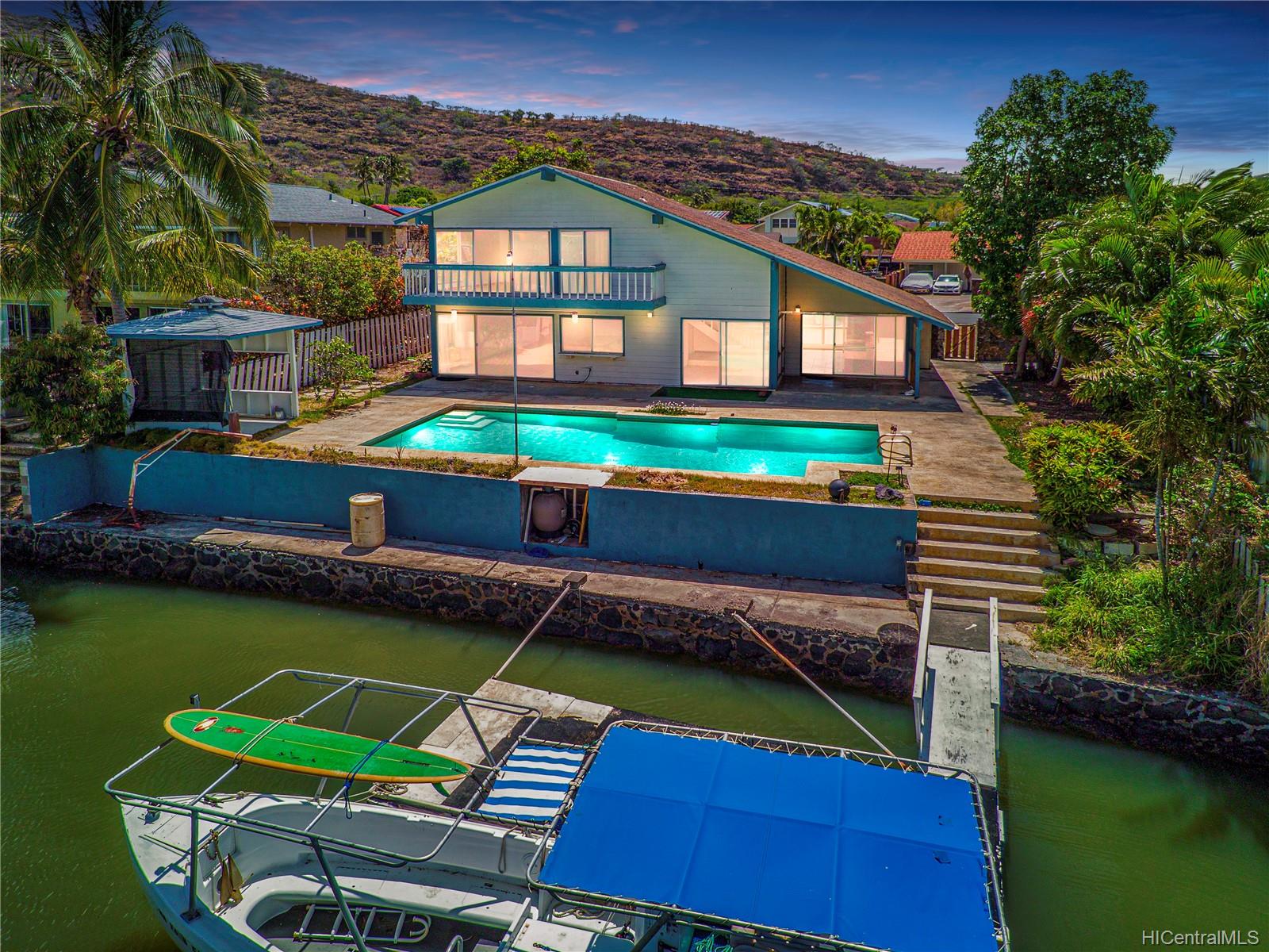 6847 Niumalu Loop Honolulu, HI 96825