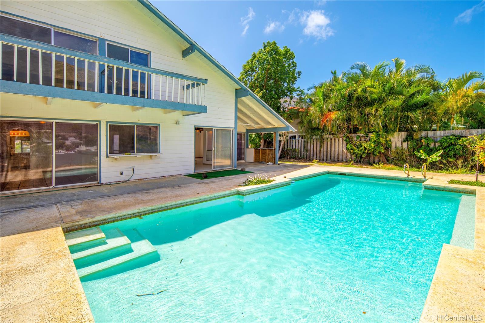 6847 Niumalu Loop Honolulu, HI 96825