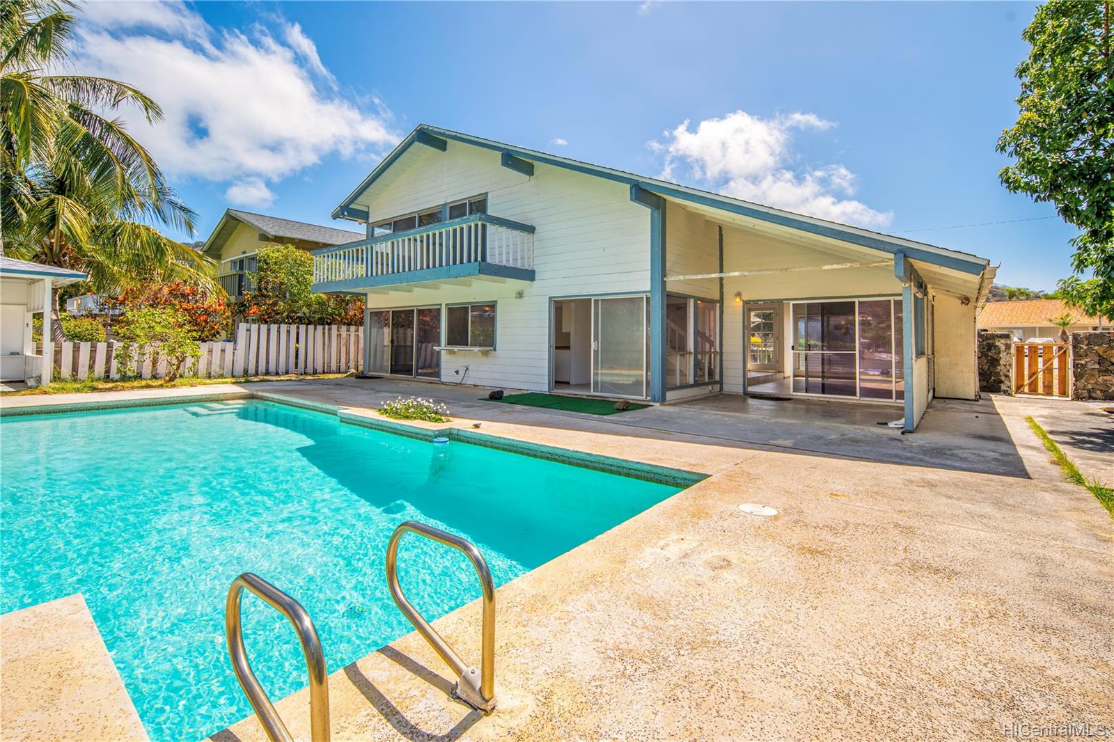 6847 Niumalu Loop Honolulu, HI 96825