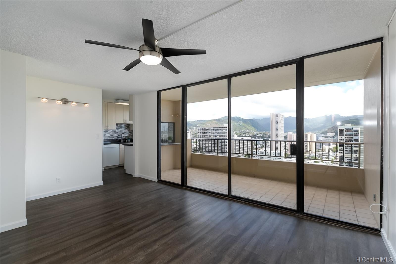 2121 Ala Wai Boulevard #2304, Honolulu, HI 96815