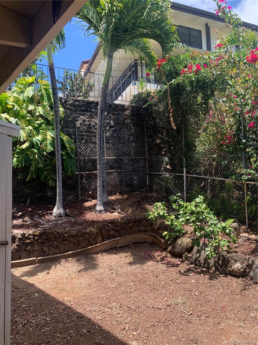 1624 Kamole Street Honolulu, HI 96821