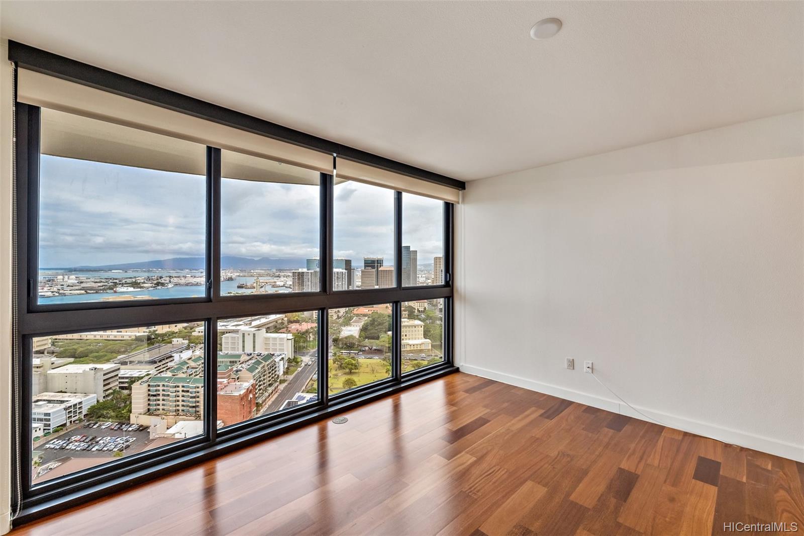 600 Queen Street #3102, Honolulu, HI 96813