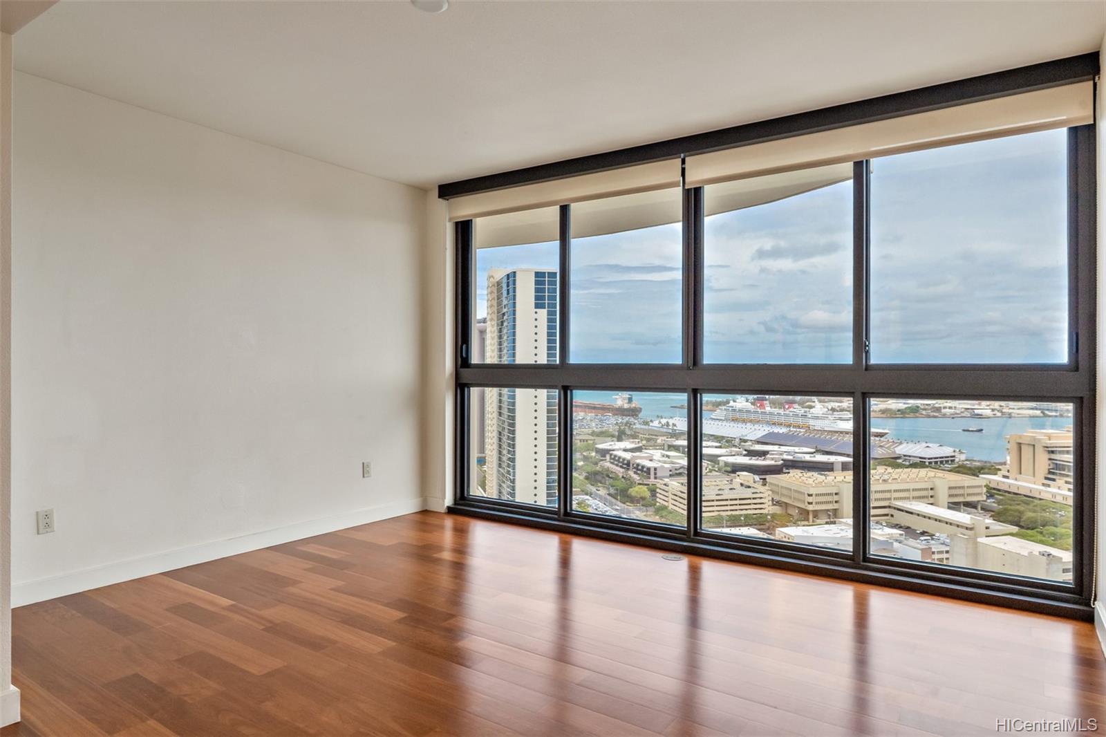 600 Queen Street #3102, Honolulu, HI 96813