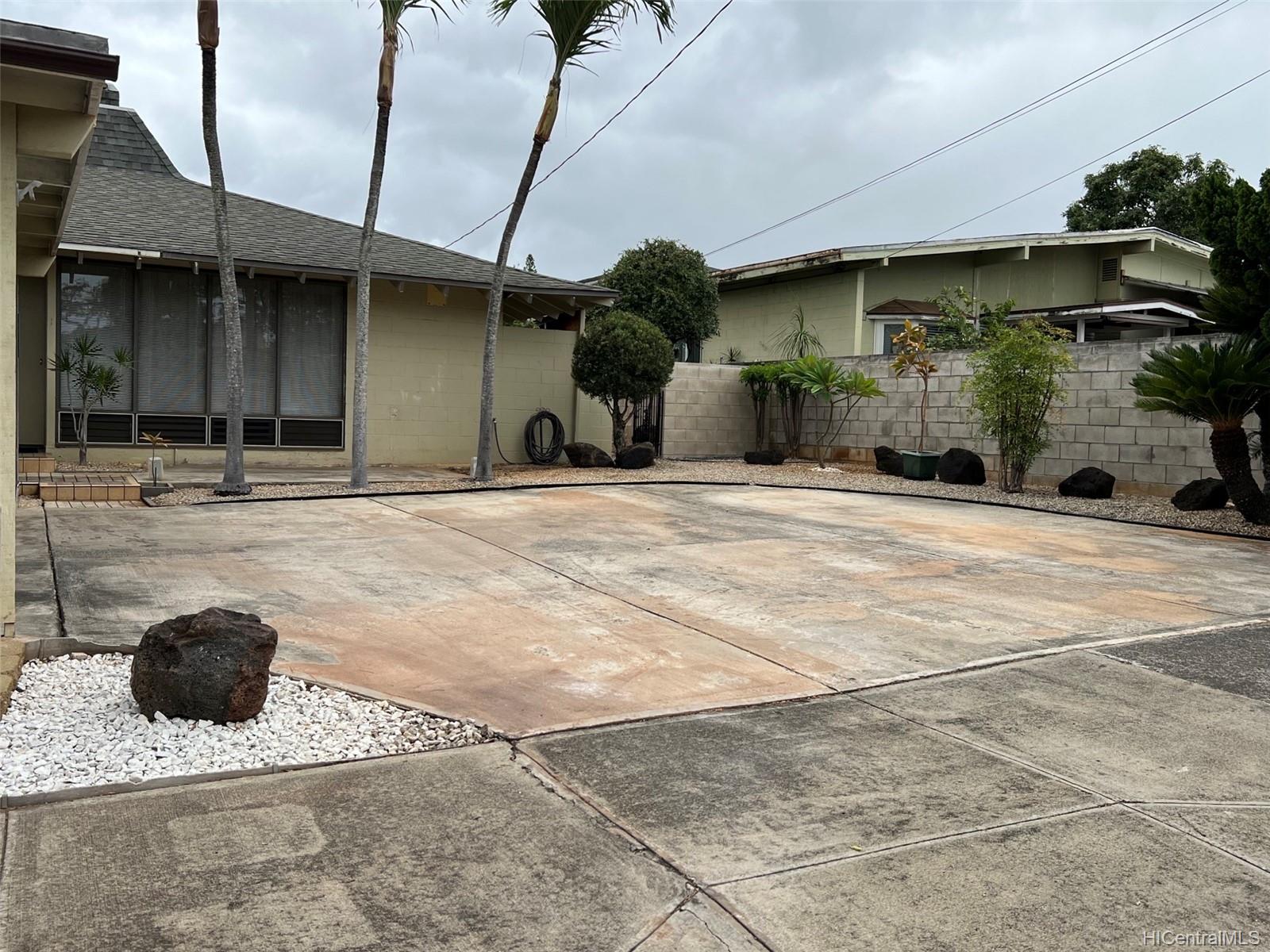 4380 Hakupapa Street Honolulu, HI 96818