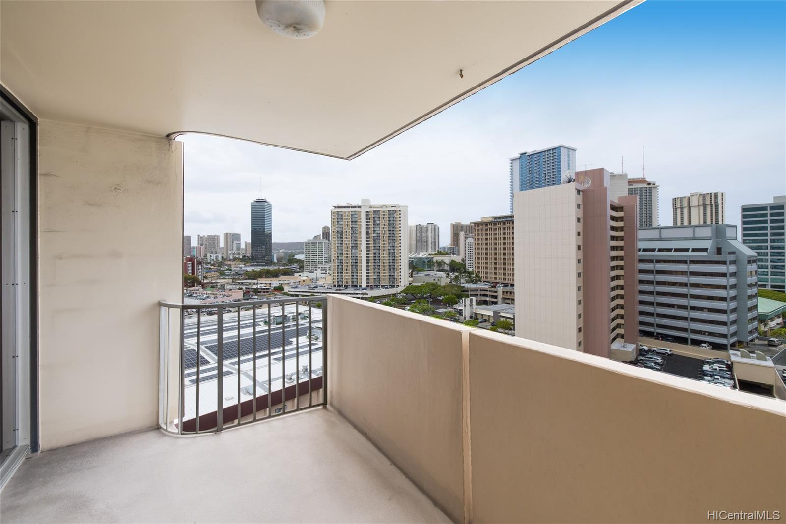 1561 Kanunu Street #1402, Honolulu, HI 96814