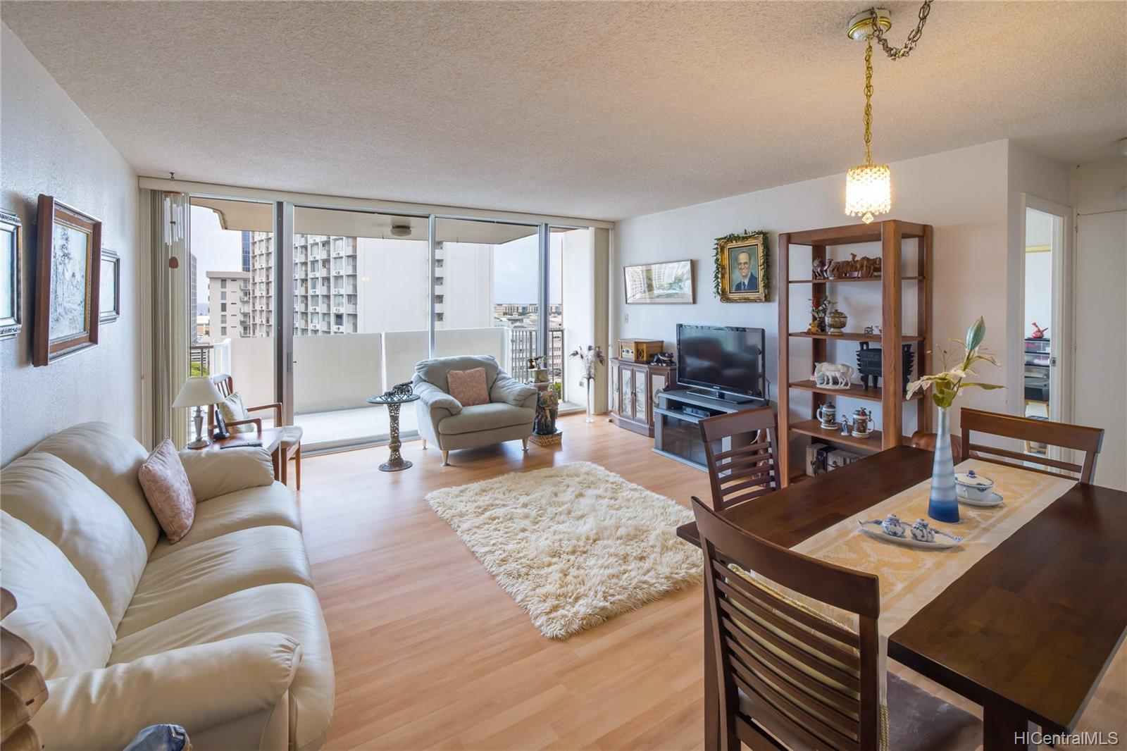 1561 Kanunu Street #1402, Honolulu, HI 96814