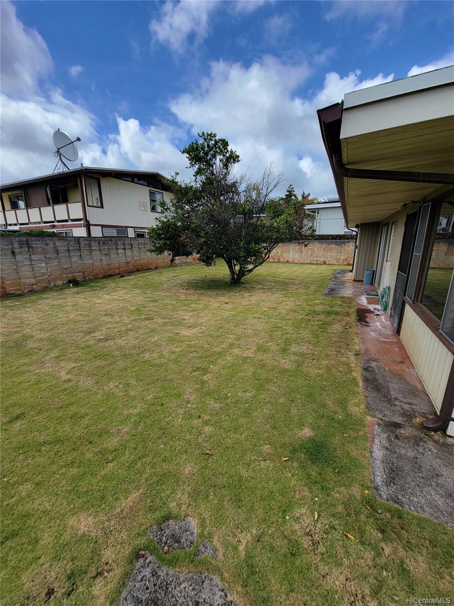 2214 Komo Mai Drive Pearl City, HI 96782