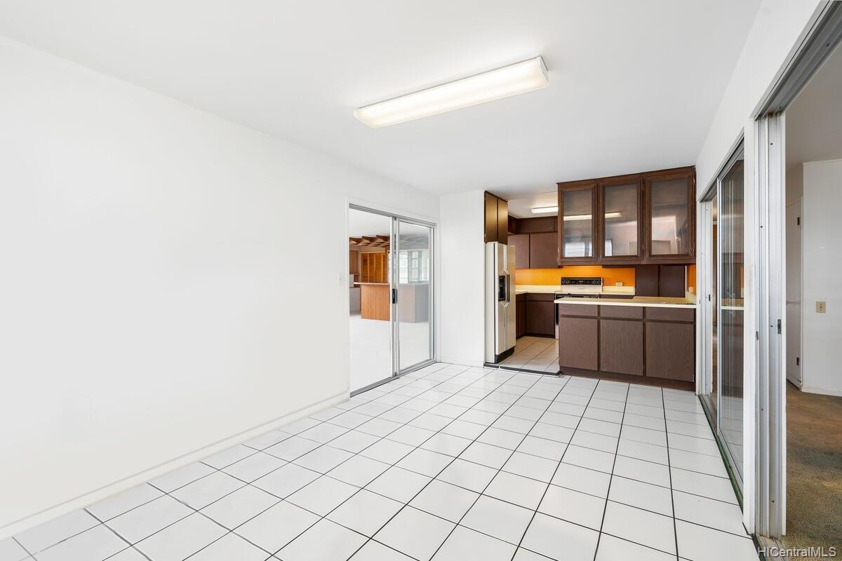 284 Ulua Street Honolulu, HI 96821