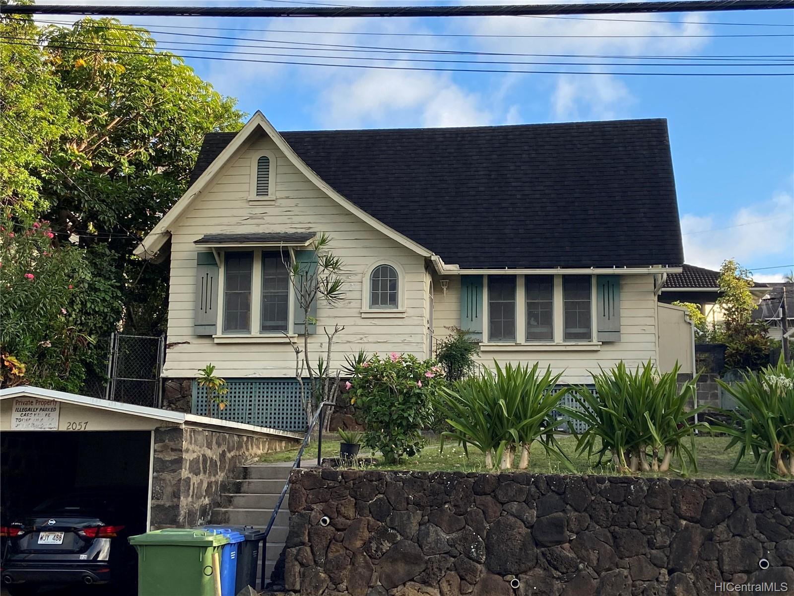 2057 Lanihuli Drive Honolulu, HI 96822