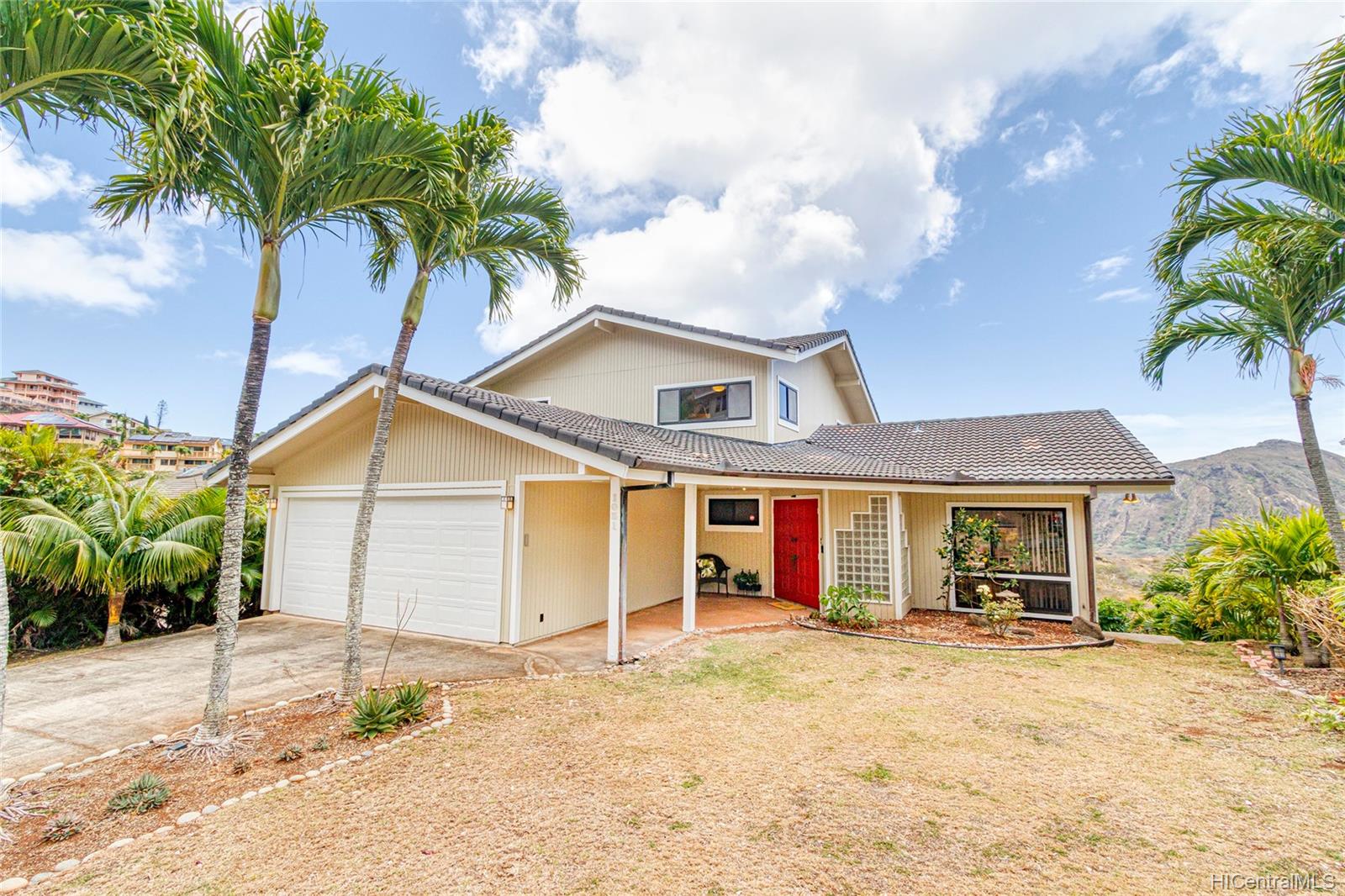 1051 Kamookoa Place Honolulu, HI 96825